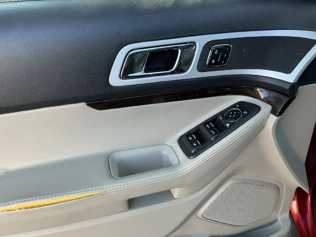 Used 2013 Red Ford Limited image 8
