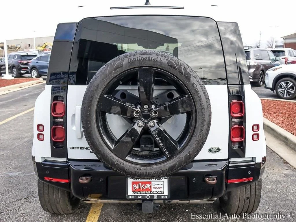 2023 Land Rover Defender X-Dynamic SE - Photo 7
