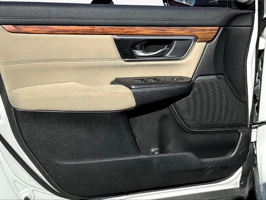Used 2022 White Honda EX image 20
