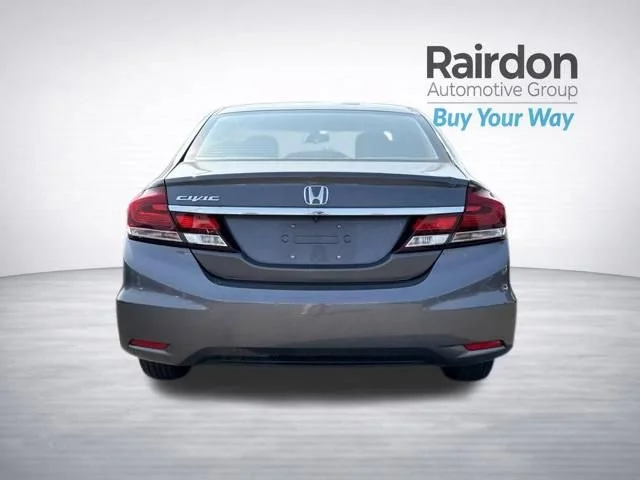 Used 2015 Modern Steel Metallic Honda SE image 6
