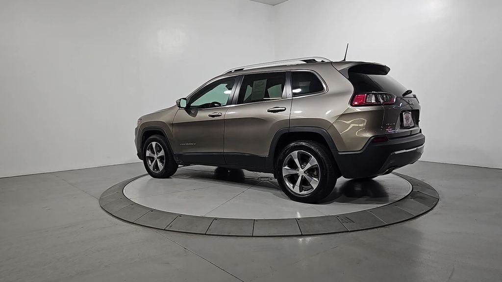Used 2019 Beige Jeep Limited image 3