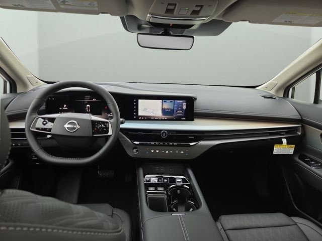 New 2026 Everest White Pearl TriCoat / Super Black Two-tone Nissan Platinum image 2