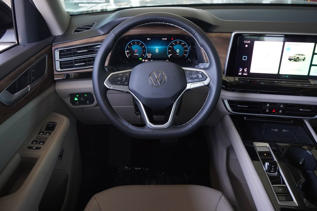 New 2026 Deep Black Pearl Volkswagen SE w/Technology image 10
