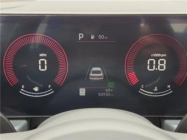 Used 2024 Red Hyundai SEL Front-Wheel Drive image 18