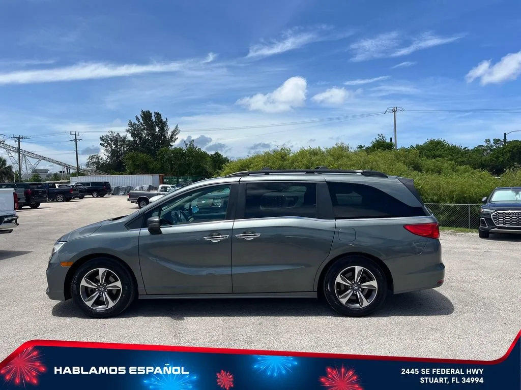 Used 2018 Green Honda Touring image 4
