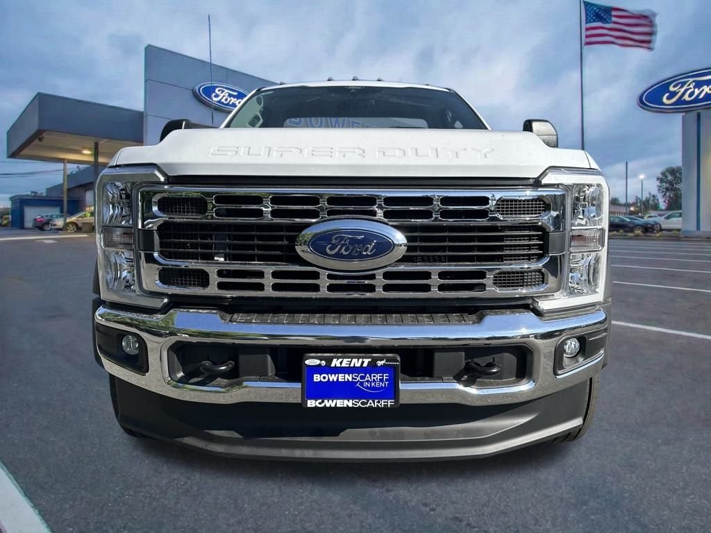 New 2025 Oxford White Ford XL image 8