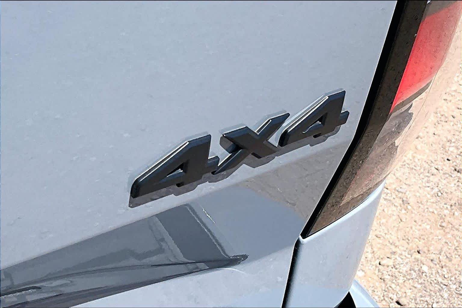 Used 2026 Boulder Gray Pearl Nissan SV image 8