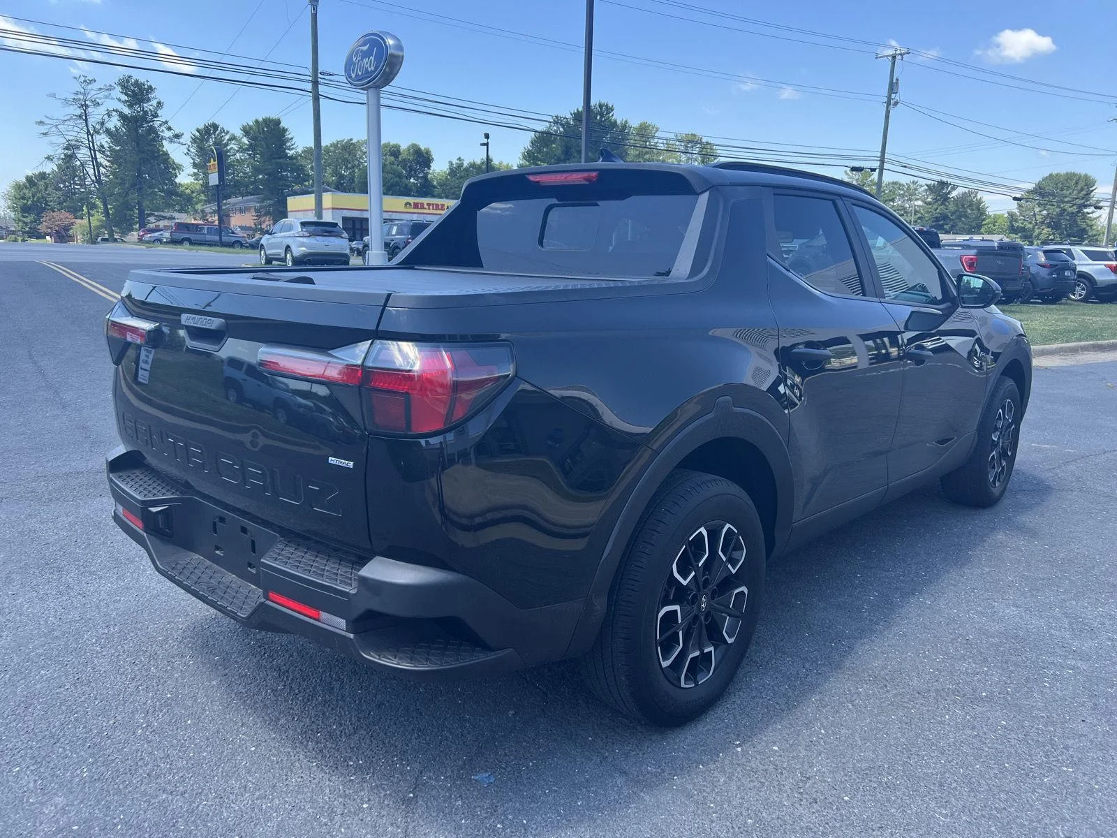 Certified Used 2022 Phantom Black Hyundai SEL image 6