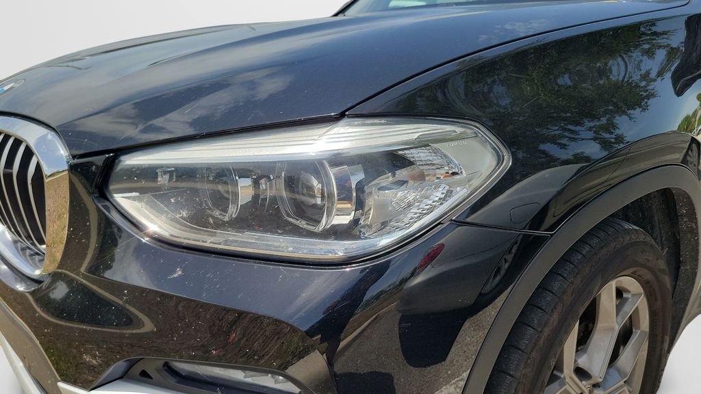 Used 2021 Black BMW xDrive30i image 6