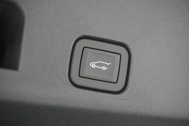 2026 GMC Acadia Denali Ultimate - Photo 10