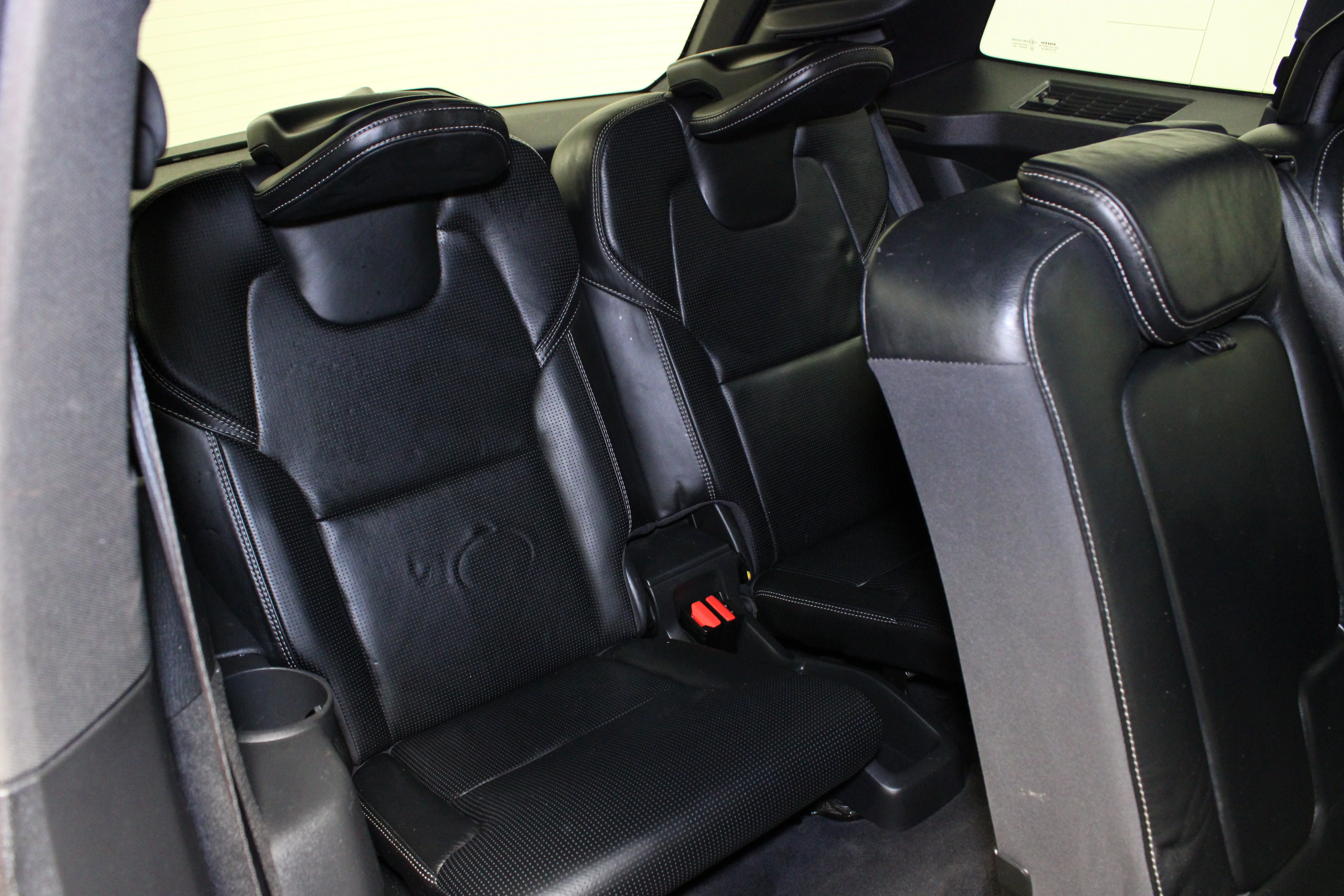 Used 2018 Bright Silver Metallic Volvo T6 Inscription image 17