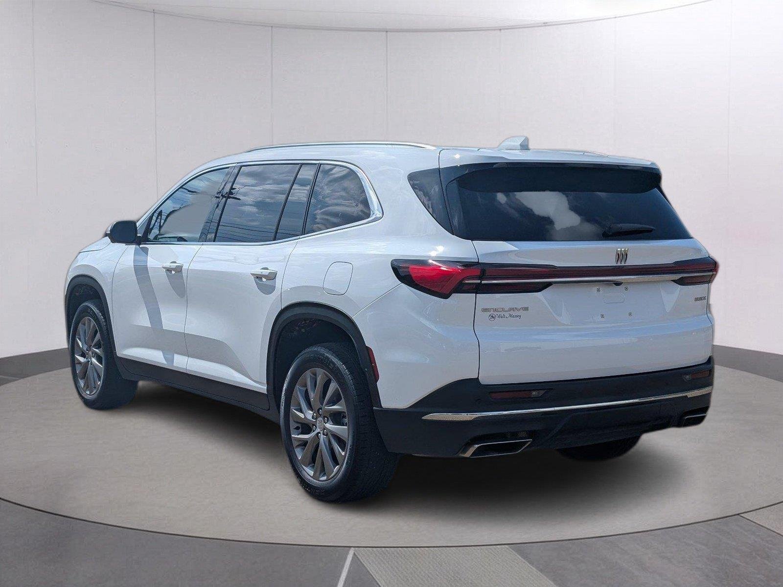 Used 2026 Summit White Buick Preferred image 3