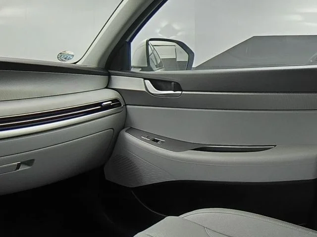 Used 2024 Silver Hyundai SEL image 40