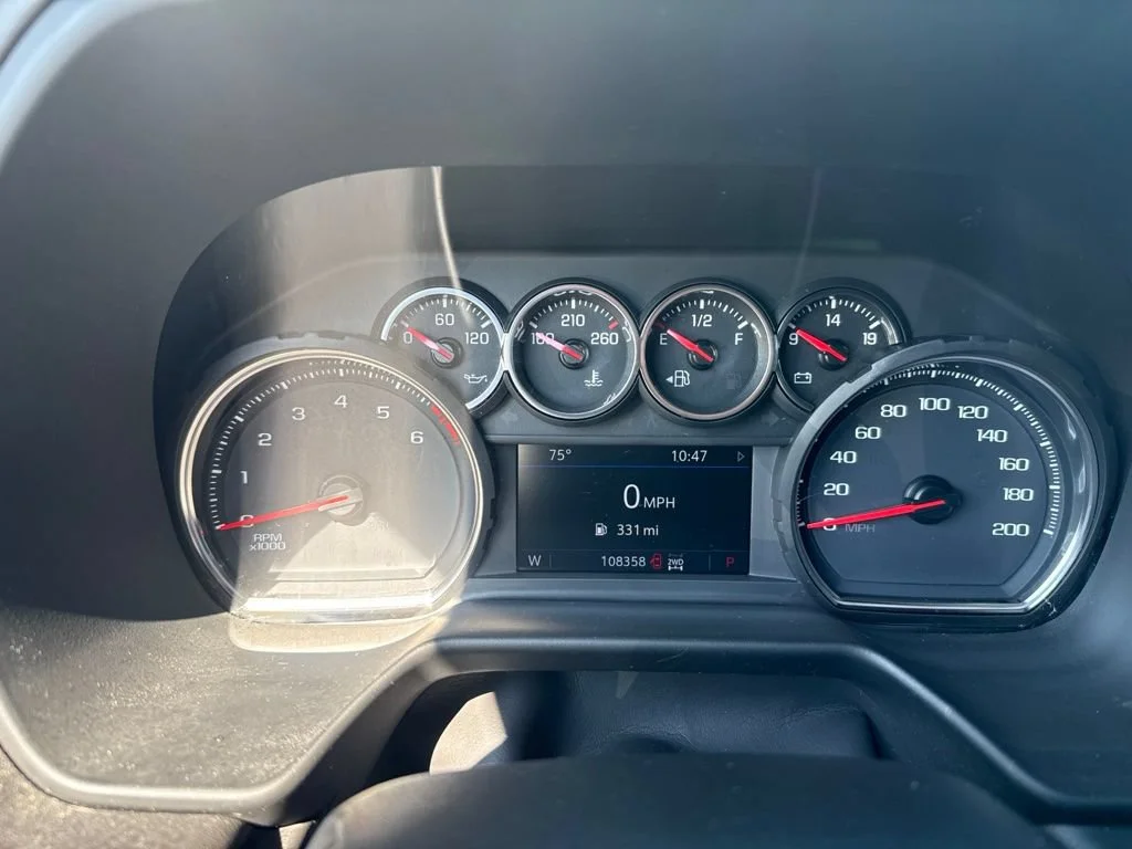 Used 2021 Black Chevrolet Z71 image 26