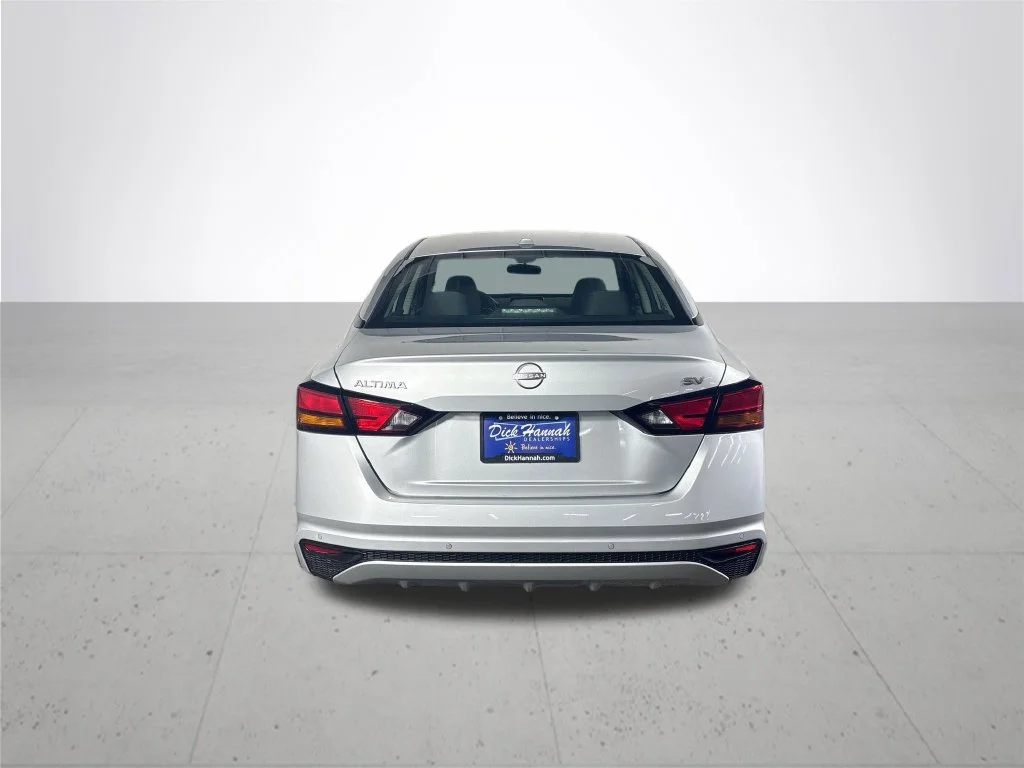 Used 2024 Silver Nissan 2.5 SV image 7