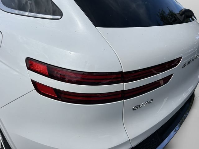 Used 2024 White Genesis 2.5T image 14