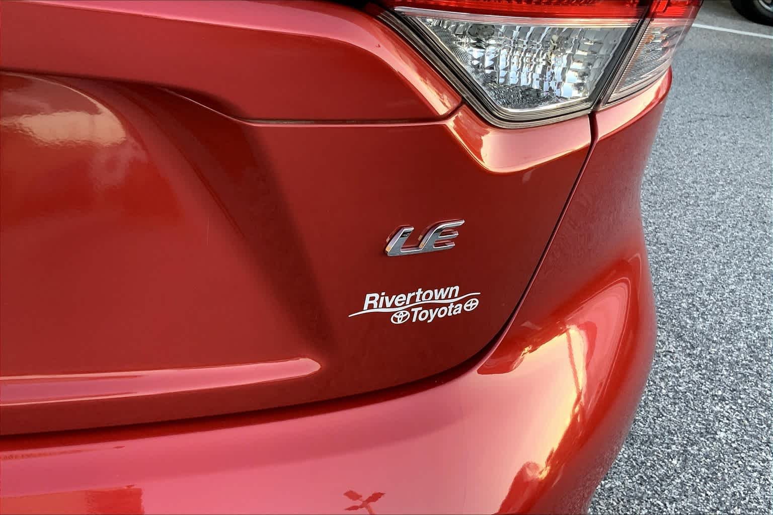 Used 2020 Barcelona Red Metallic Toyota LE image 10