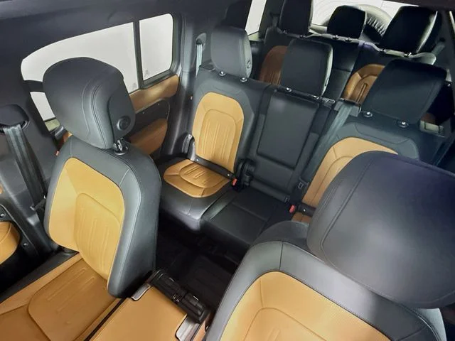 Used 2024 Silver Land Rover X image 14