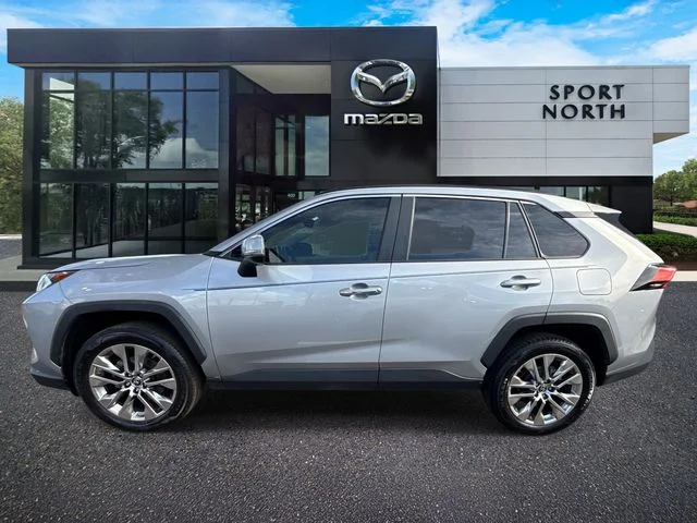Used 2019  Toyota Limited image 6