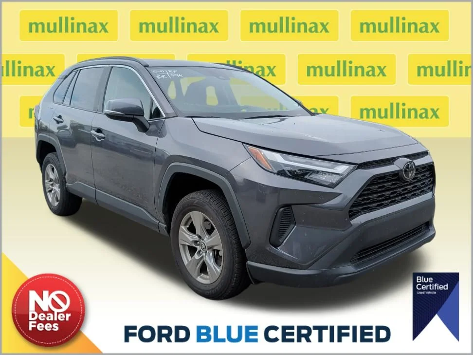 2024 Toyota RAV4 XLE FWD's photo