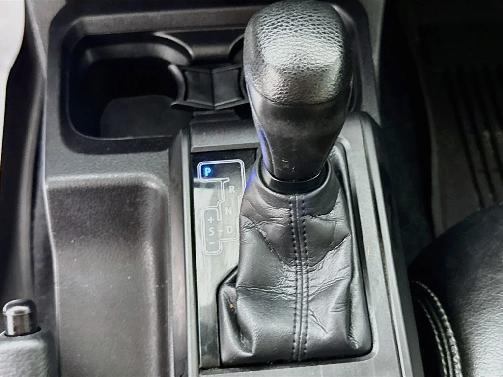 Used 2022 Silver Toyota SR image 19