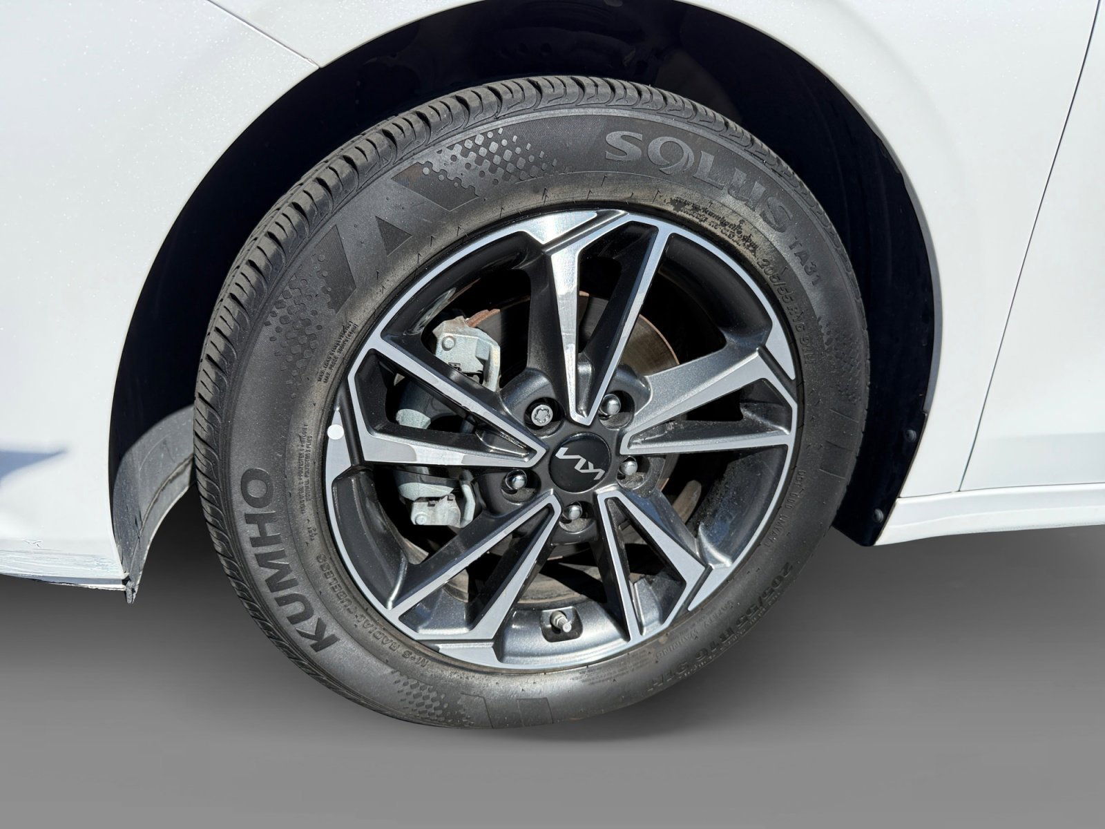 Used 2022 Snow White Pearl Kia LXS image 9