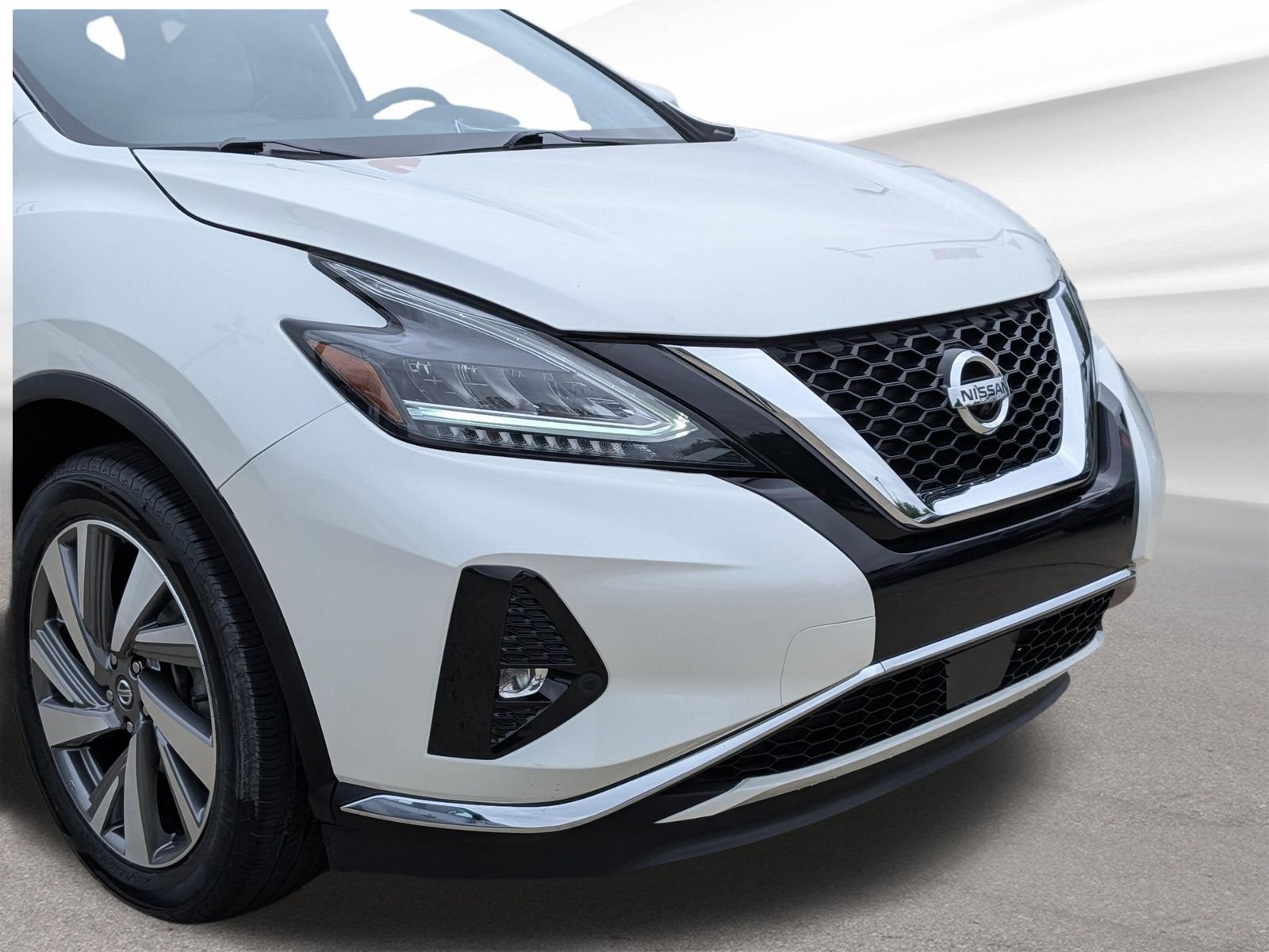 Certified Used 2020 Pearl White Nissan SL image 38
