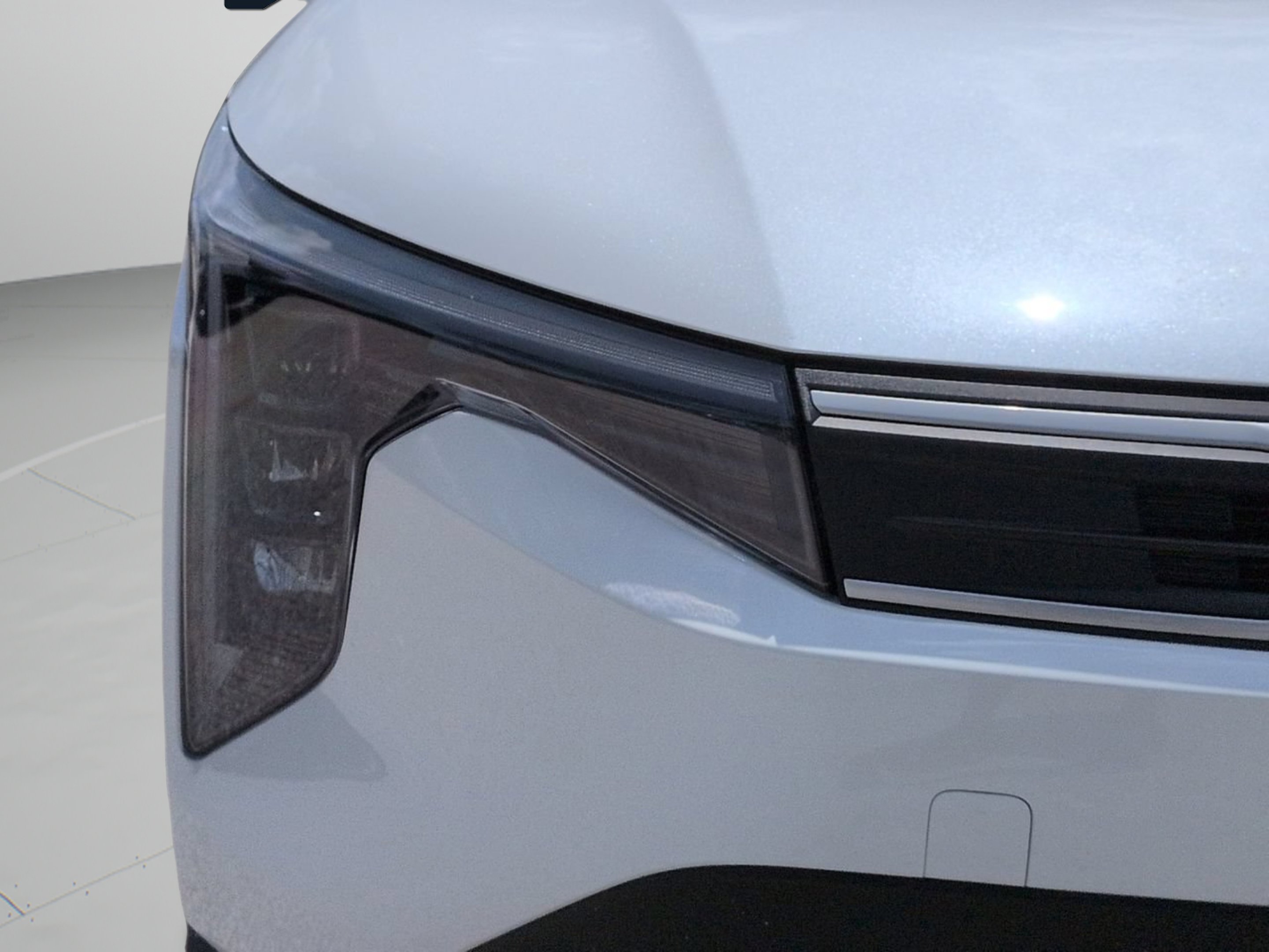 New 2026 Snow White Pearl Kia LXS image 28