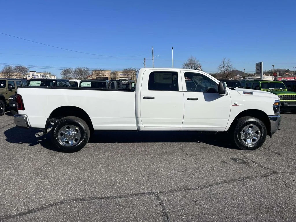 New 2026 Bright White Clear-Coat Exterior Paint RAM Tradesman image 9
