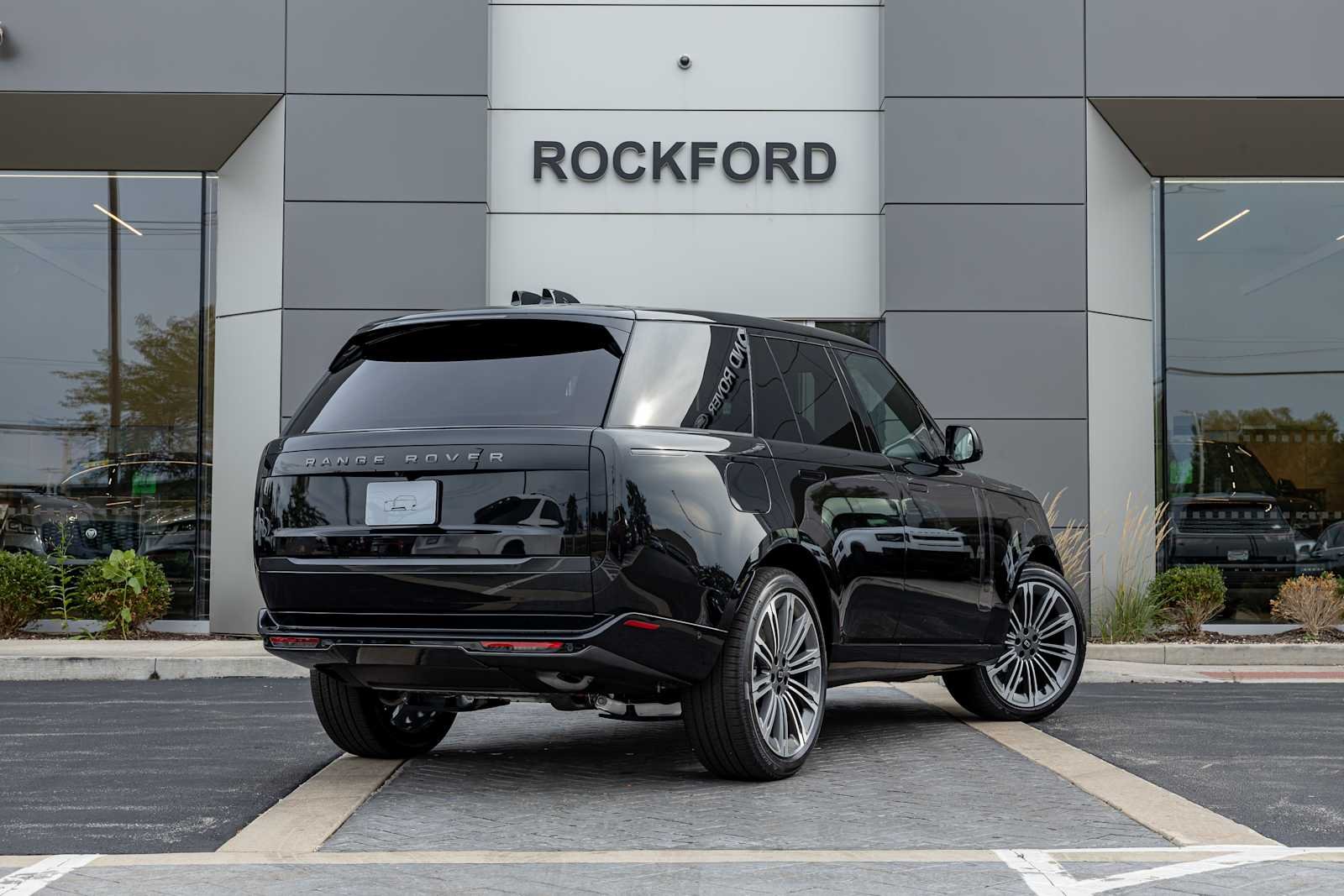 New 2027 Santorini Black Land Rover SE image 2