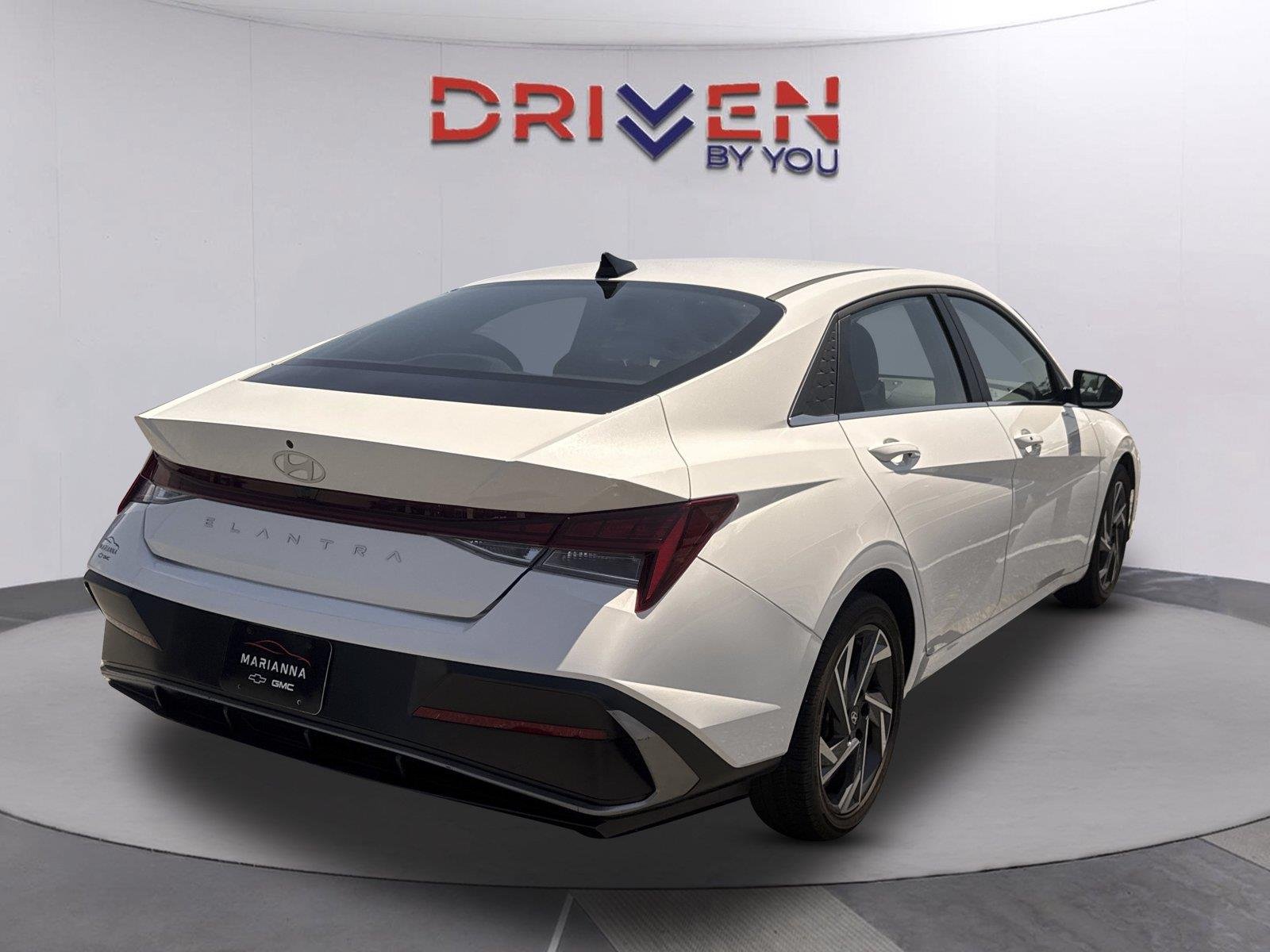 Used 2025 Serenity White Hyundai SEL Convenience image 4