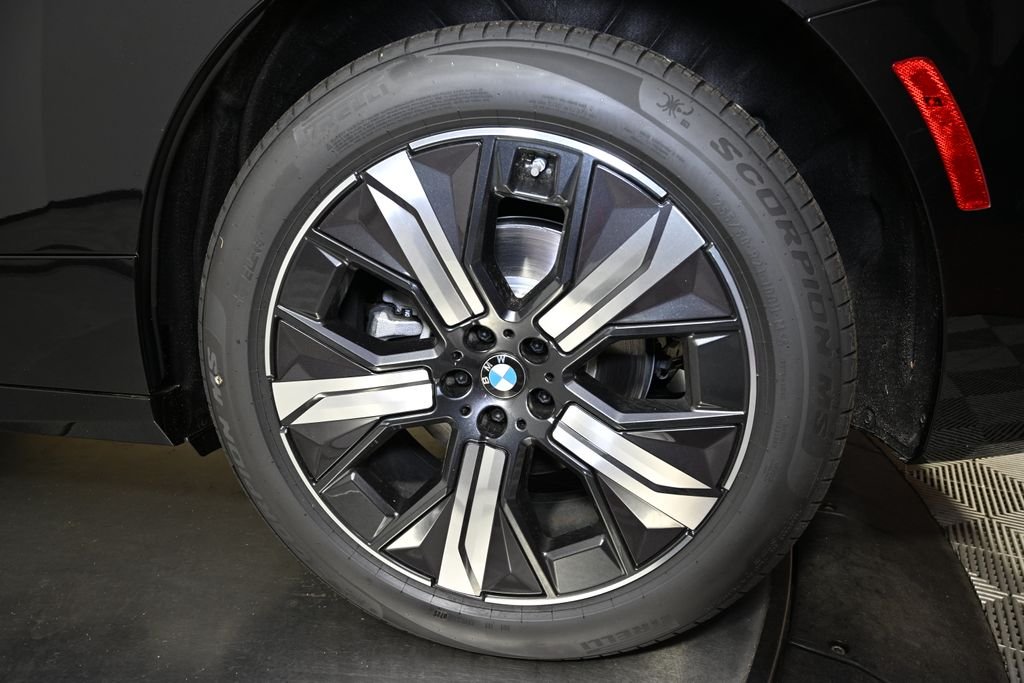 2026 BMW iX 45 - Photo 12