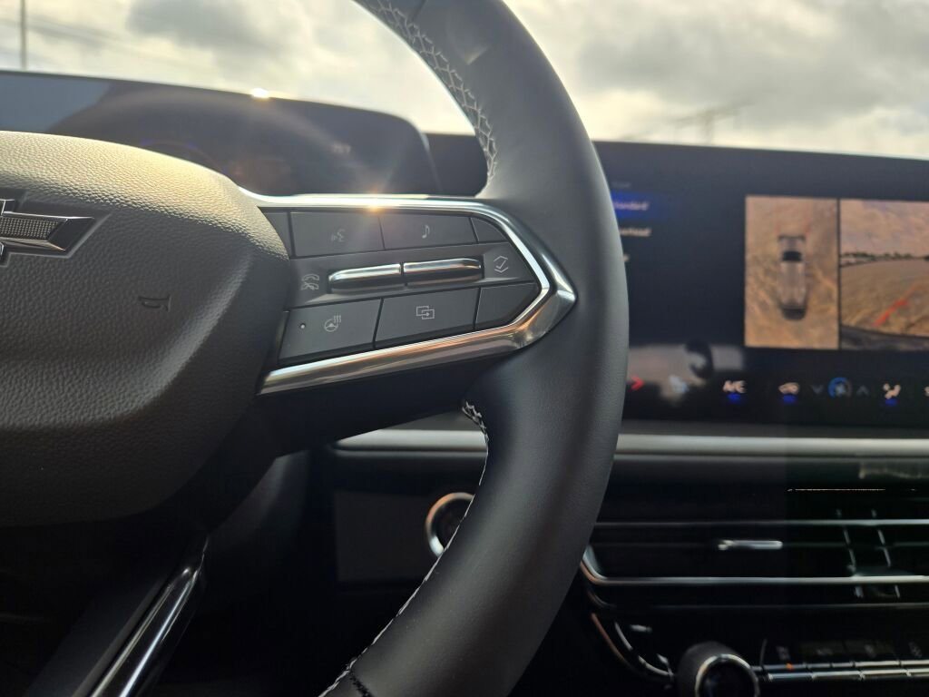 New 2026 Summit White Chevrolet LT image 30