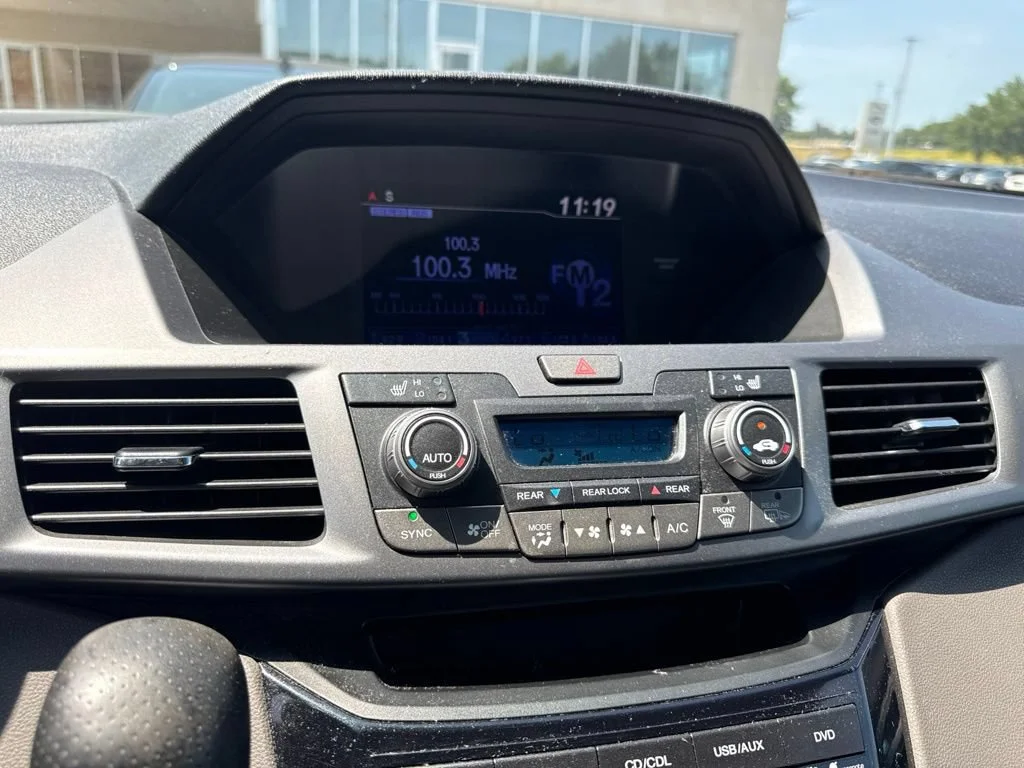 Used 2011 White Honda EX-L image 16