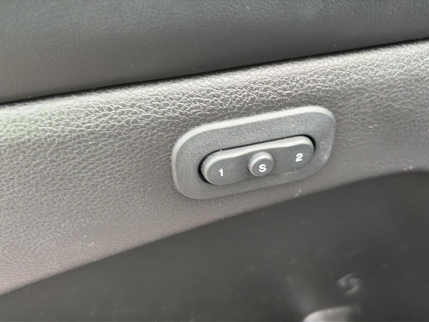 Used 2020 Billet Silver Metallic Clearcoat Jeep Trailhawk image 8