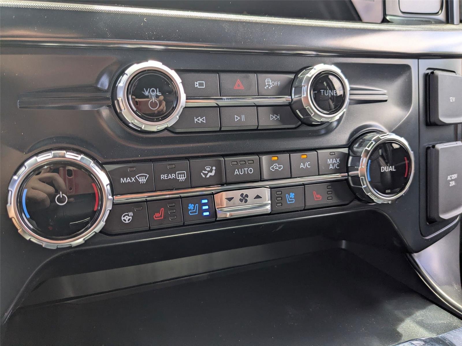 New 2026 Agate Black Metallic Ford Tremor® image 22