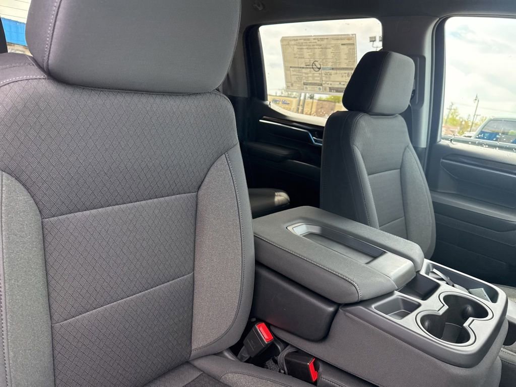 New 2026 Sterling Gray Metallic Chevrolet LT (2FL) image 33