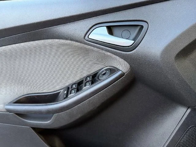 Used 2013 Ruby Red Metallic Ford SE image 52