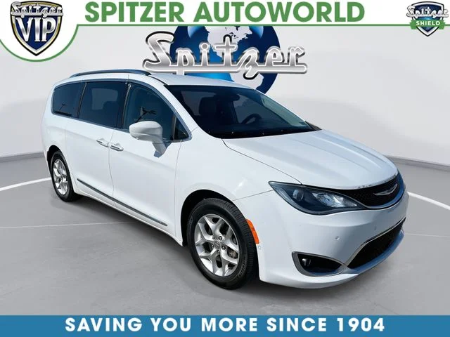 2019 Chrysler Pacifica Touring L Plus's photo