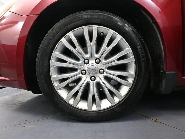 2012 Chrysler 200 Limited - Photo 15