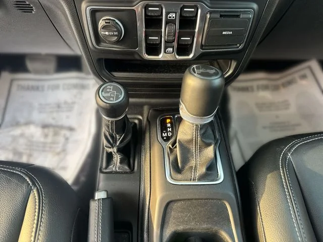Used 2022 White Jeep Unlimited Sahara image 20