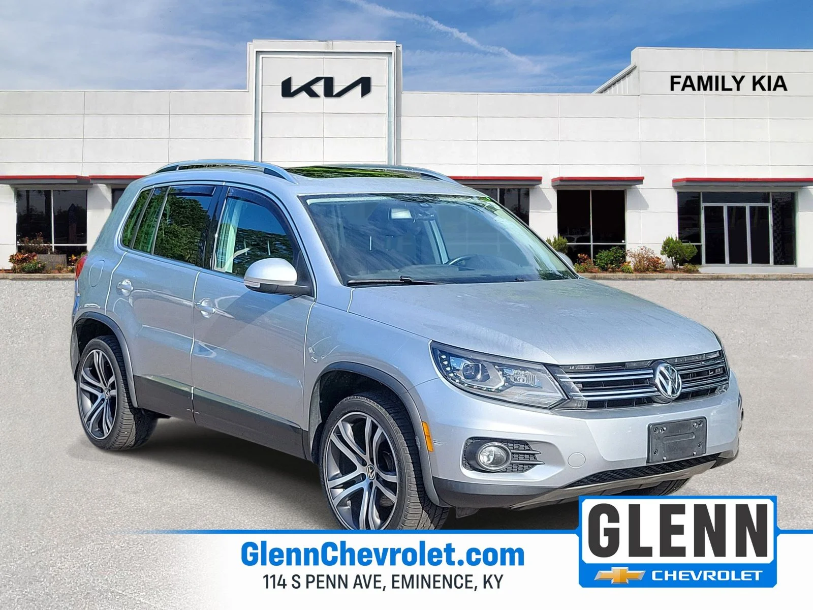2017 Volkswagen Tiguan 2.0T SEL 4Motion's photo