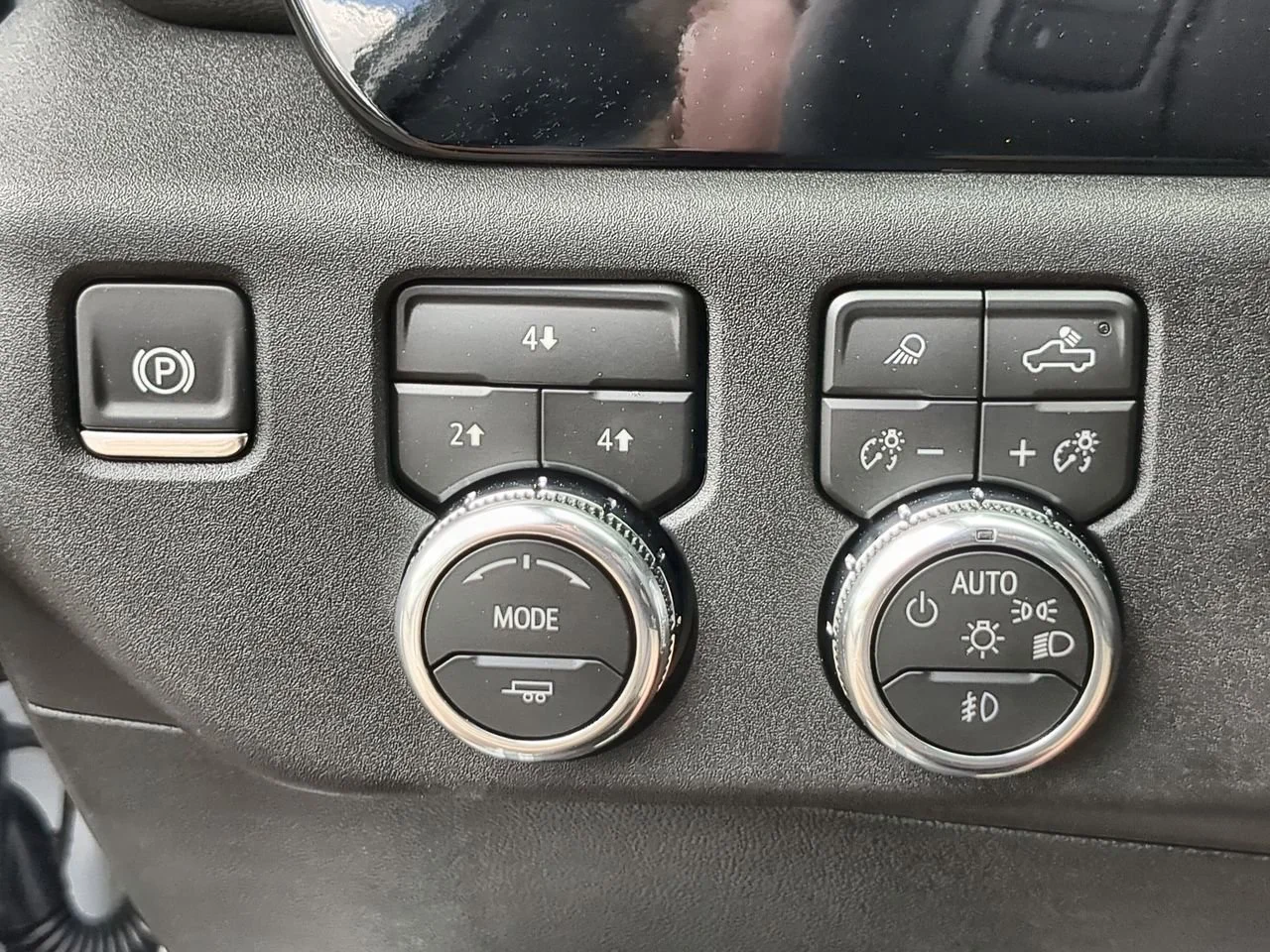 New 2026 Summit White GMC SLE image 18