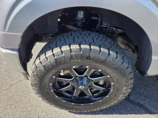 Used 2025 Silver Ford XLT image 22