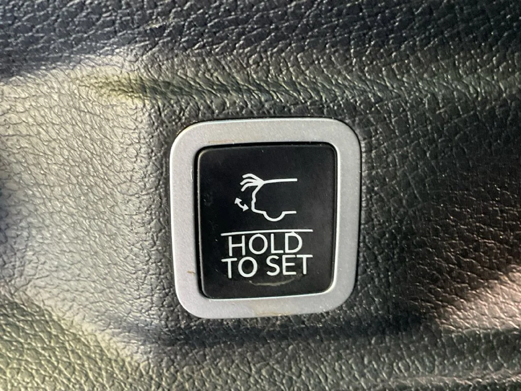 Used 2022 Black Jeep Limited image 32