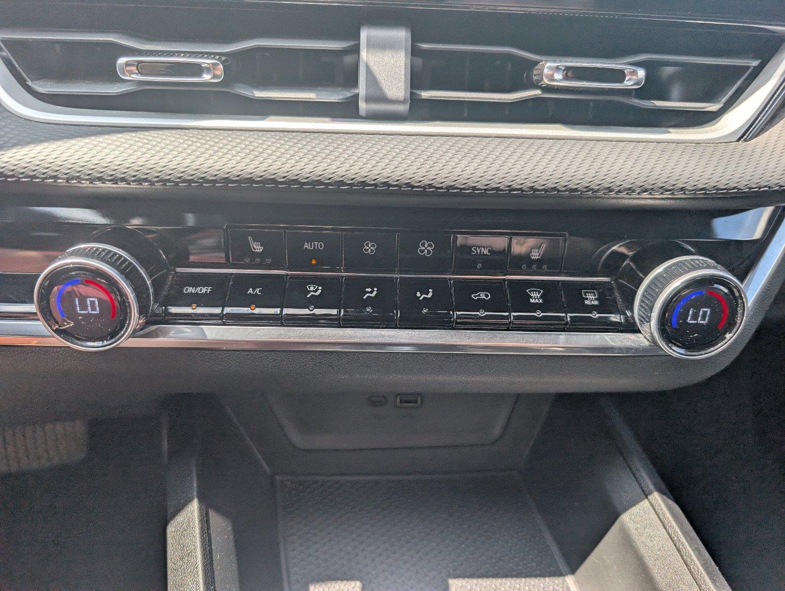 Used 2025 Sterling Gray Metallic Chevrolet LT image 17