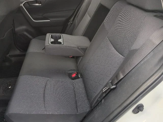 Used 2022 White Toyota XLE image 18