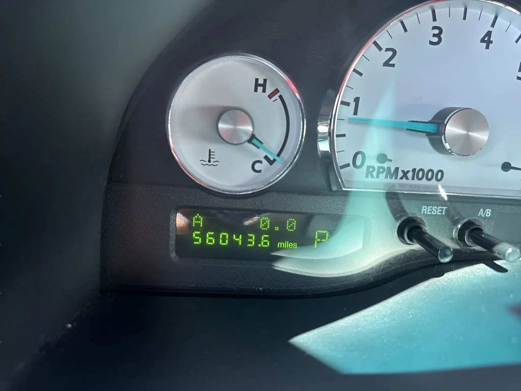 Used 2003 White Ford Deluxe image 18