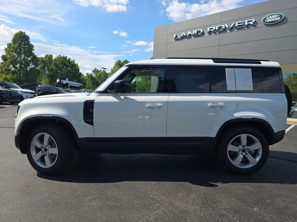 New 2026 Fuji White Land Rover S image 3