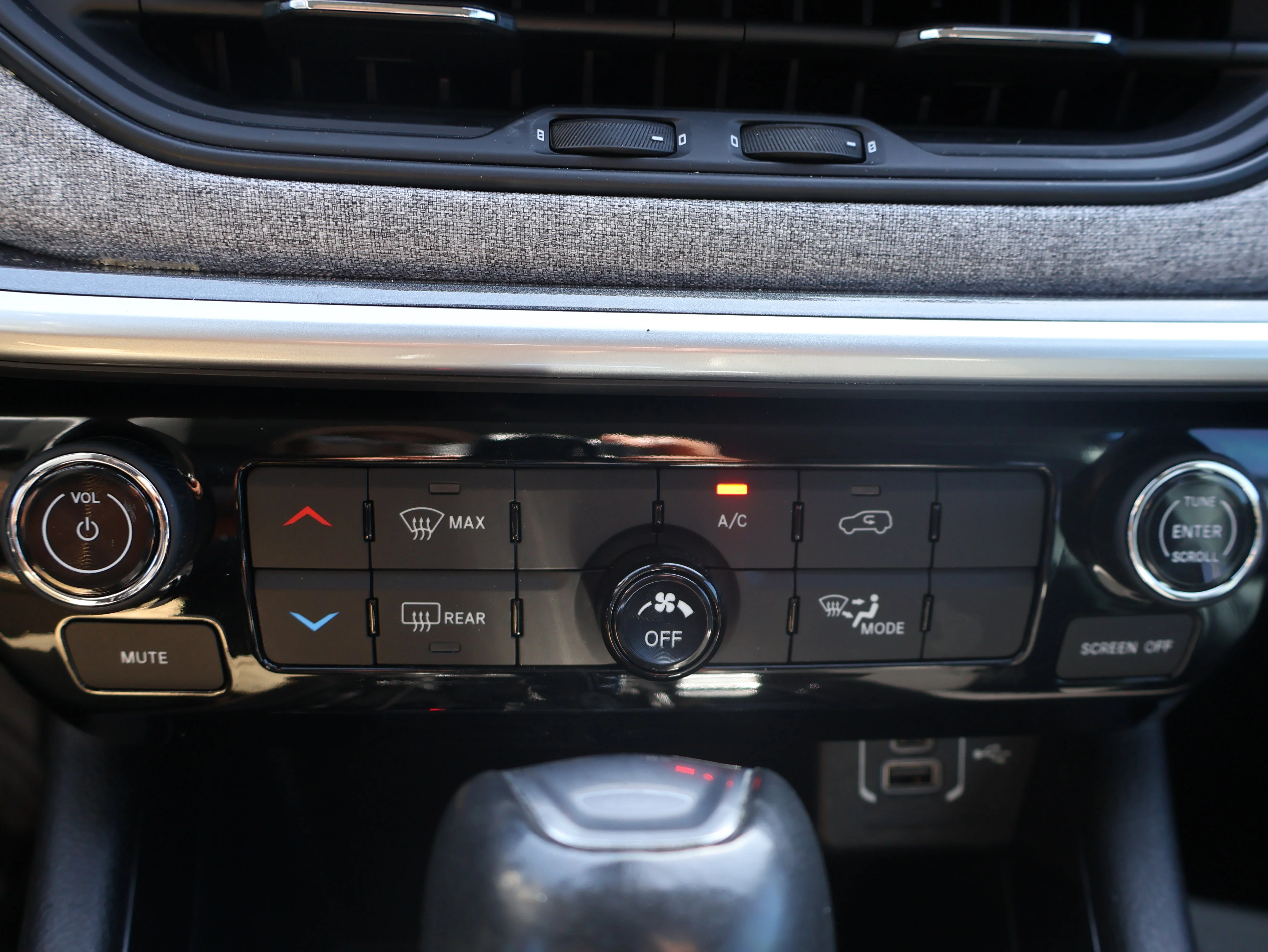 2022 Jeep Compass Latitude - Photo 24